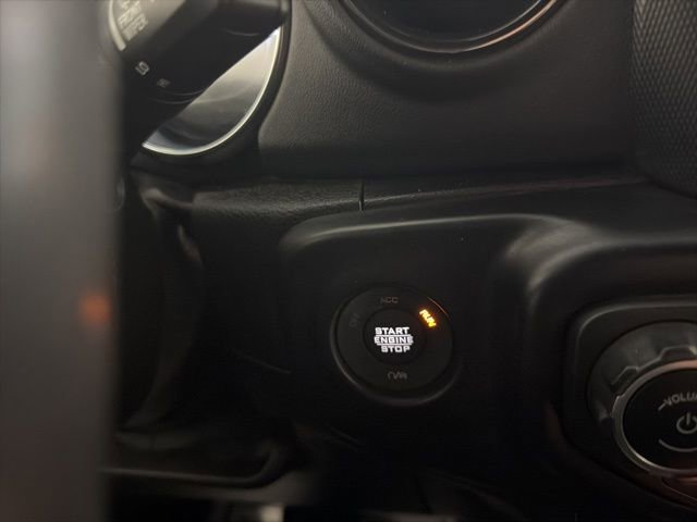 Used 2021 Jeep Wrangler Unlimited Sahara AWD/4WD image 23