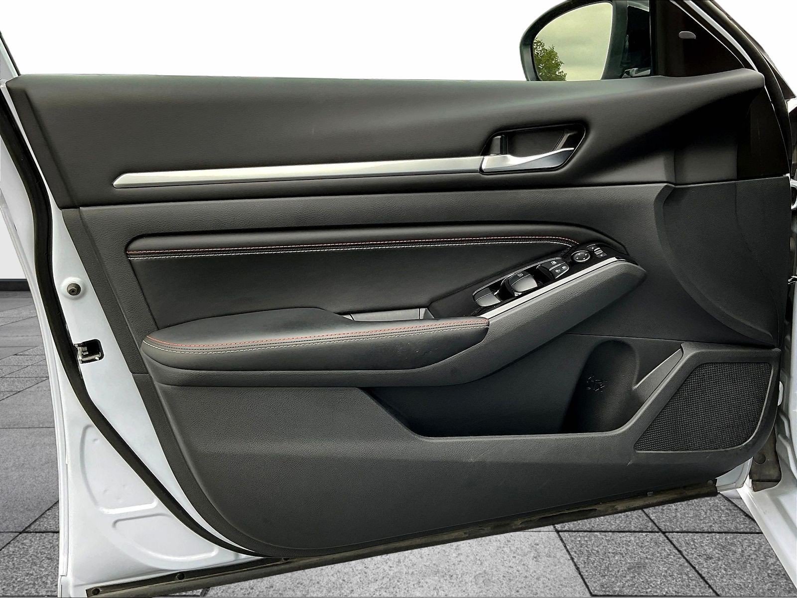 Certified 2023 Nissan Altima 2.5 SR w/ SR Premium Package FWD image 22