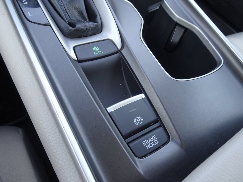 Used 2018 Honda Accord EX image 18