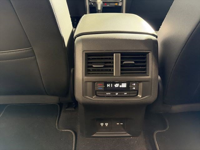 Certified 2022 Volkswagen Atlas SE w/ Black Wheel Package image 29