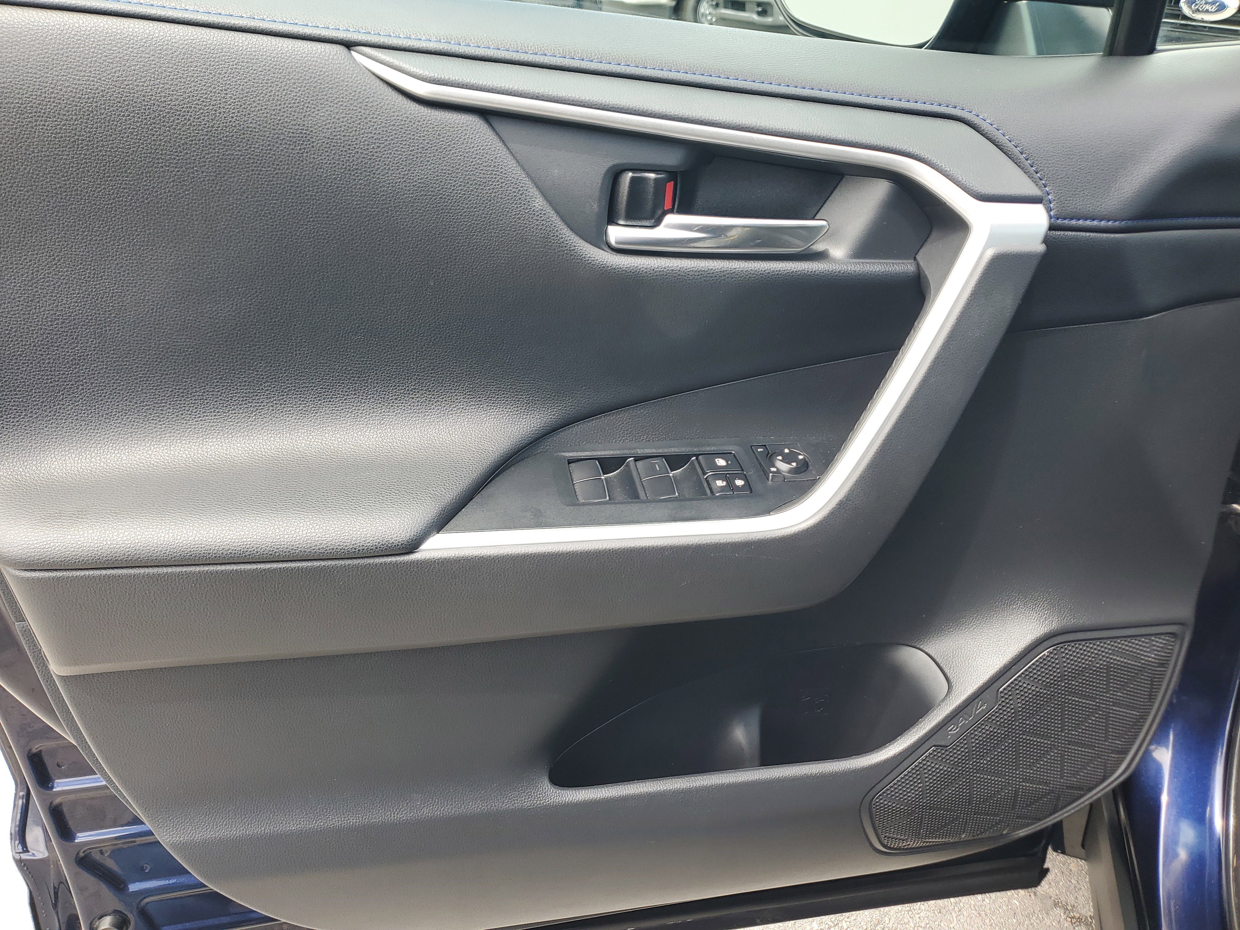 Used 2020 Toyota RAV4 XSE w/ XSE Grade Weather Package AWD/4WD image 28