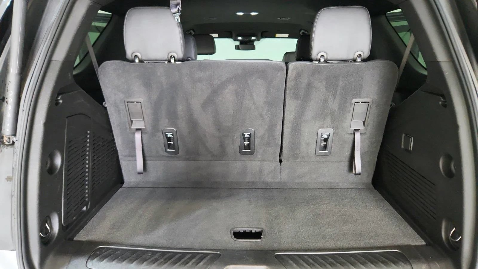 Used 2023 Chevrolet Tahoe LT AWD/4WD image 32