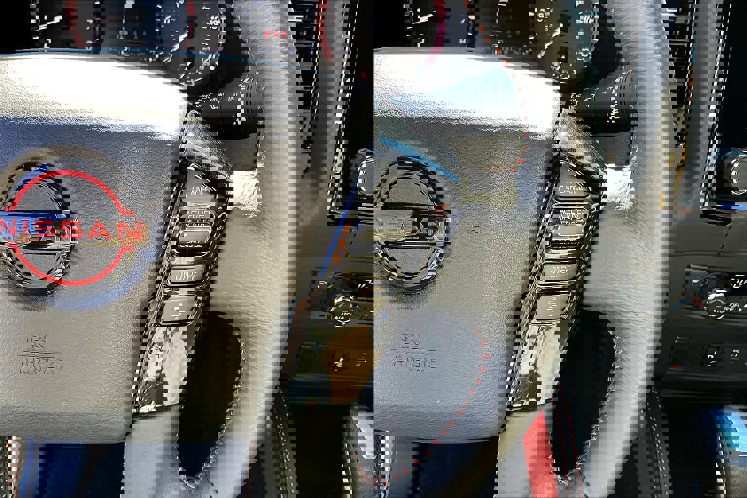 Used 2023 Nissan Frontier PRO-4X w/ Technology Package image 23