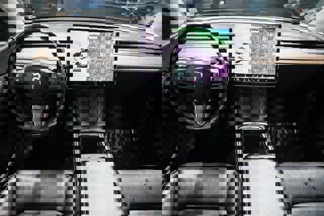 Used 2021 Tesla Model Y Long Range image 12