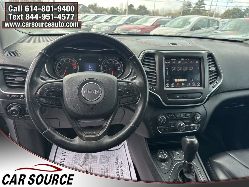 Used 2019 Jeep Cherokee Trailhawk AWD/4WD image 13