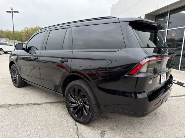 Used 2025 Lincoln Navigator Reserve w/ Jet Appearance Package AWD/4WD image 5