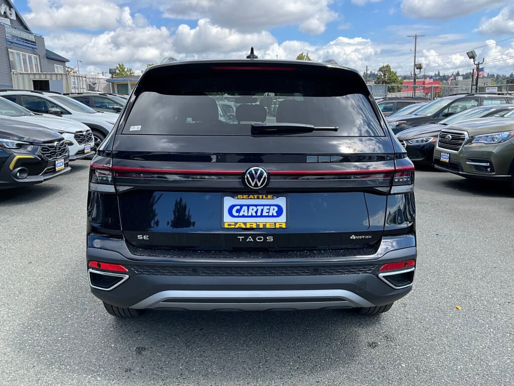 New 2025 Volkswagen Taos SE image 7