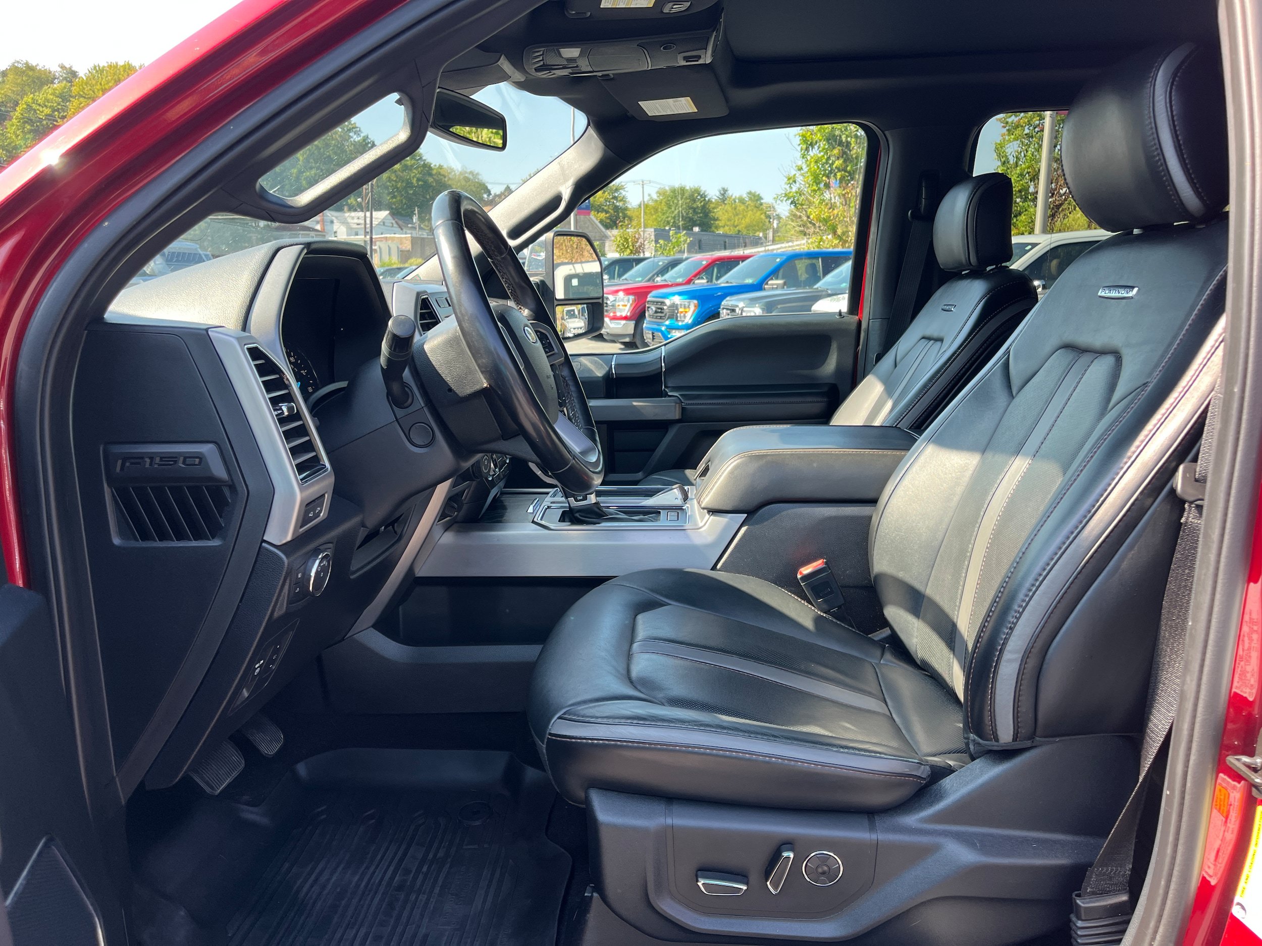 Used 2019 Ford F150 Platinum w/ Equipment Group 701A Luxury AWD/4WD image 18