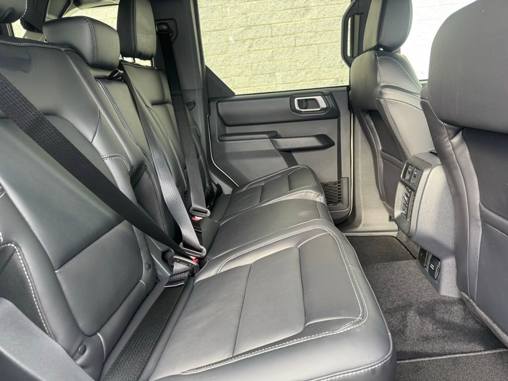 New 2025 Ford Bronco Outer Banks w/ Sasquatch Package image 19