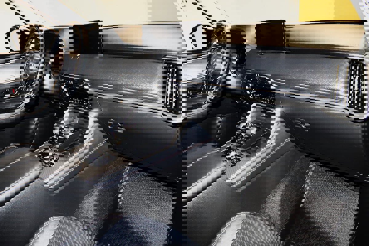 Used 2025 MAZDA CX-70 Plug-In Hybrid w/ Premium Pkg image 53