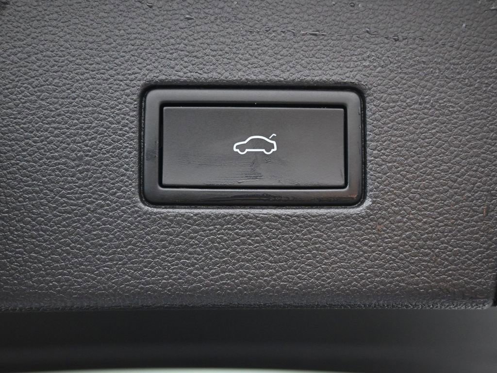 Used 2024 Volkswagen Atlas SE image 14