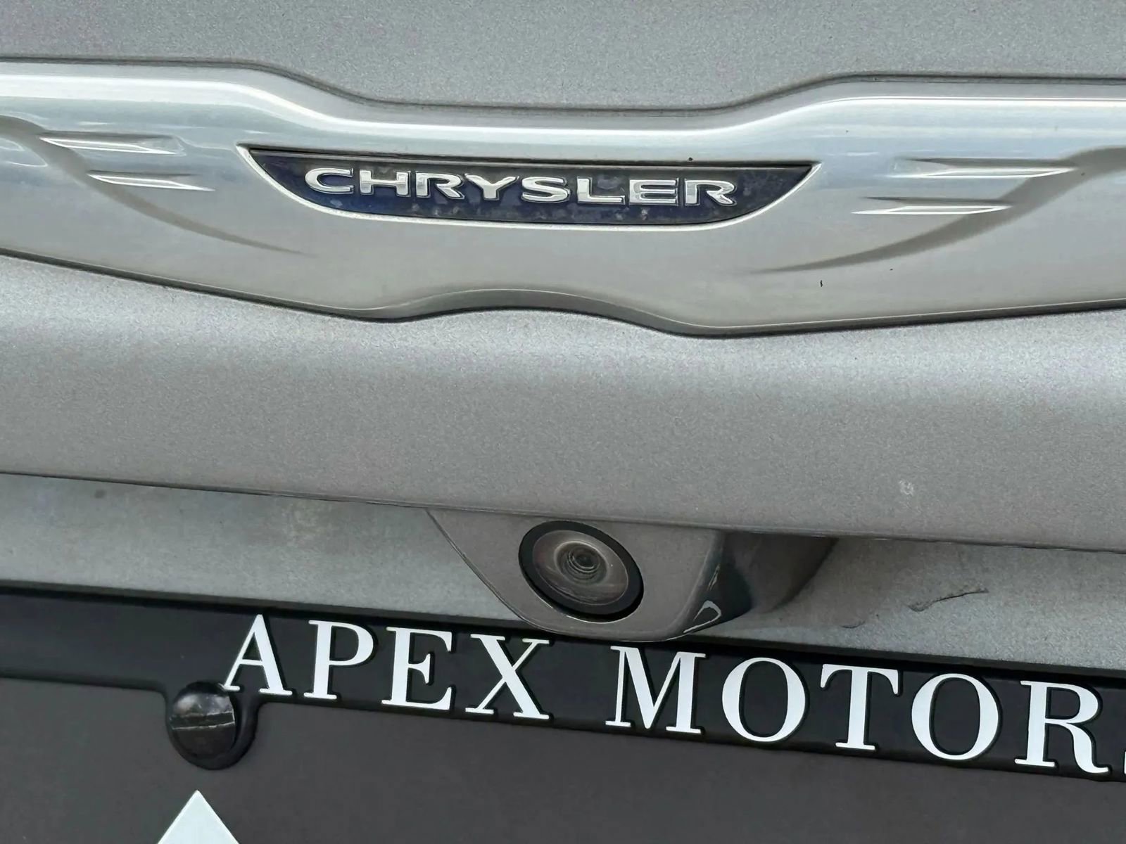 Used 2017 Chrysler Pacifica Touring-L w/ Tire & Wheel Group image 7