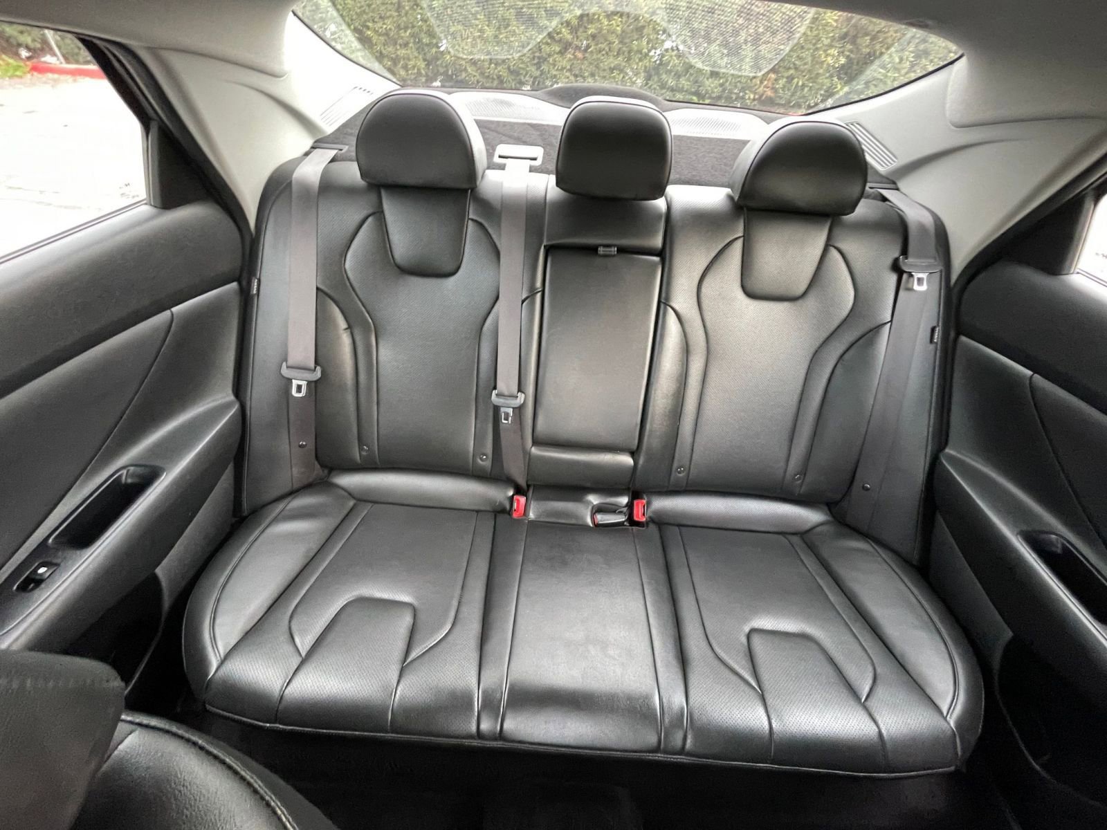 Used 2025 Hyundai Elantra Limited image 37