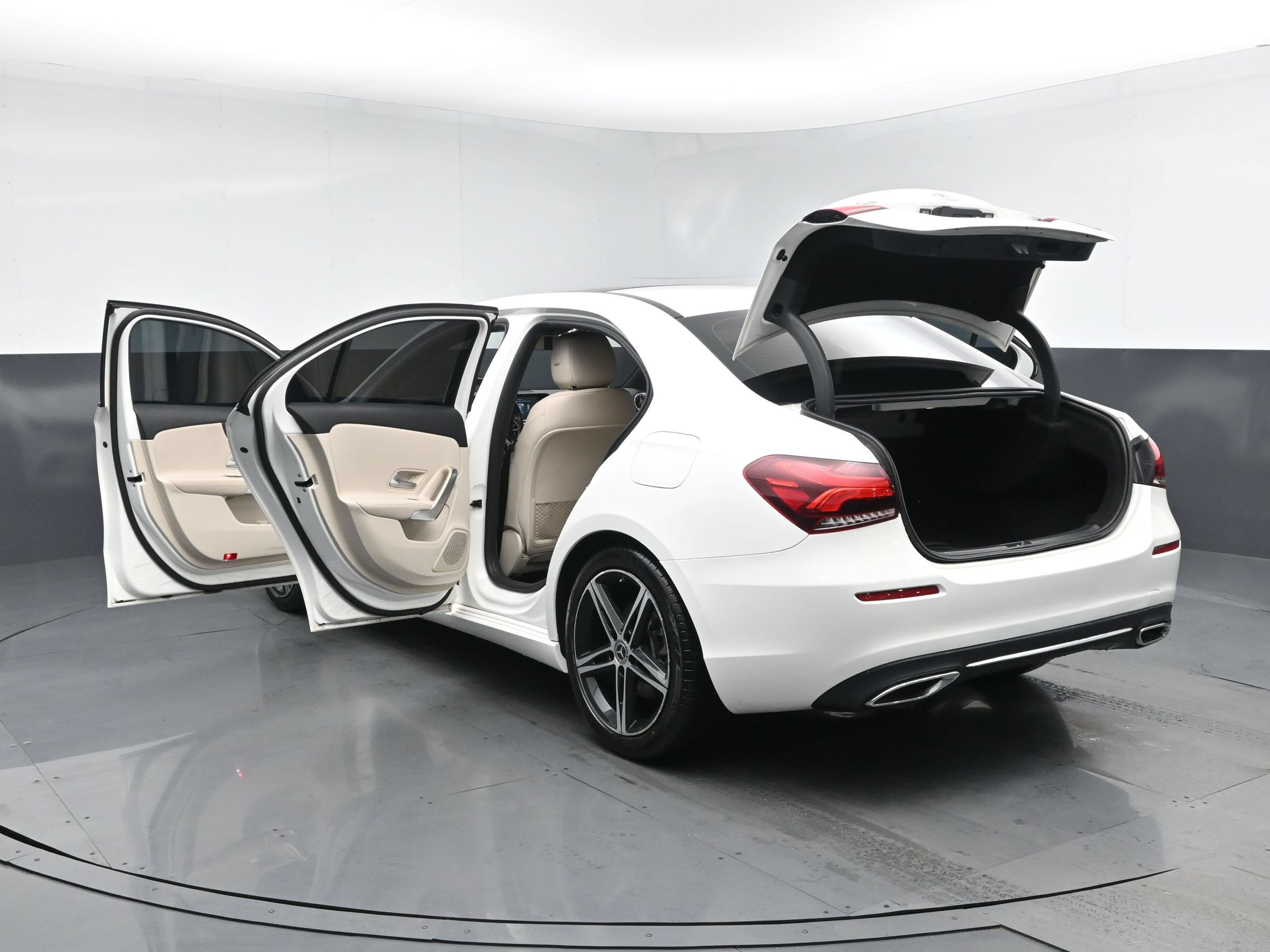 Used 2022 Mercedes-Benz A 220 4MATIC w/ Premium Package Lite image 29