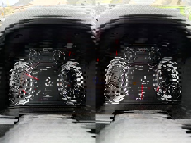 Used 2019 RAM 1500 Classic SLT w/ Luxury Group image 17