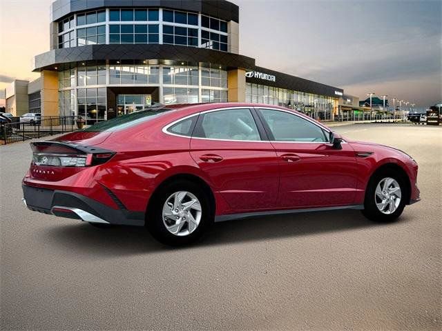 Certified 2025 Hyundai Sonata SE image 8