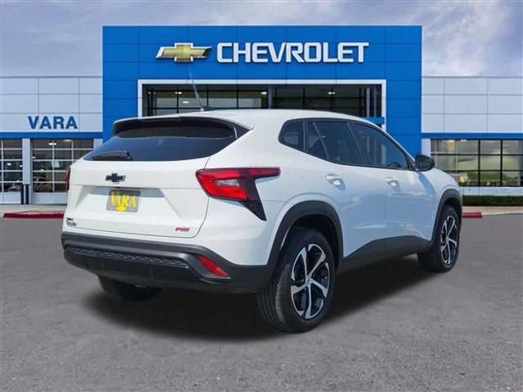 Certified 2025 Chevrolet Trax RS w/ Sunroof Package FWD image 5