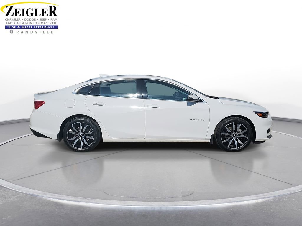 Used 2018 Chevrolet Malibu LT w/ Leather Package image 4