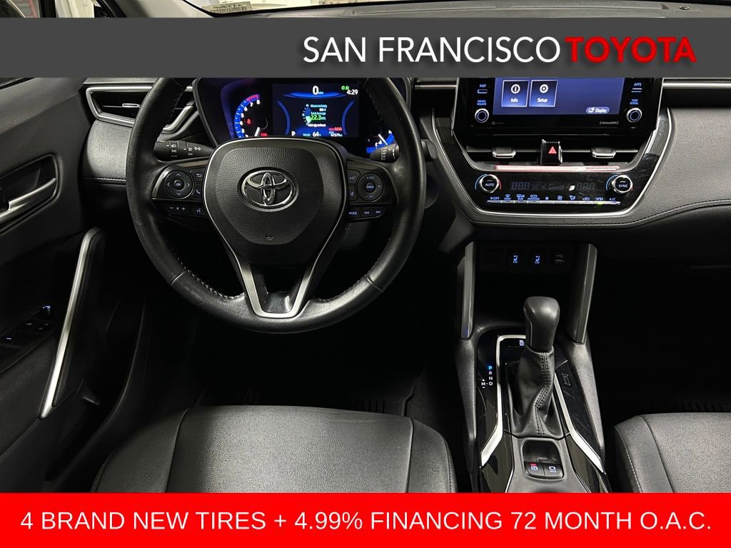 Certified 2022 Toyota Corolla Cross XLE image 32