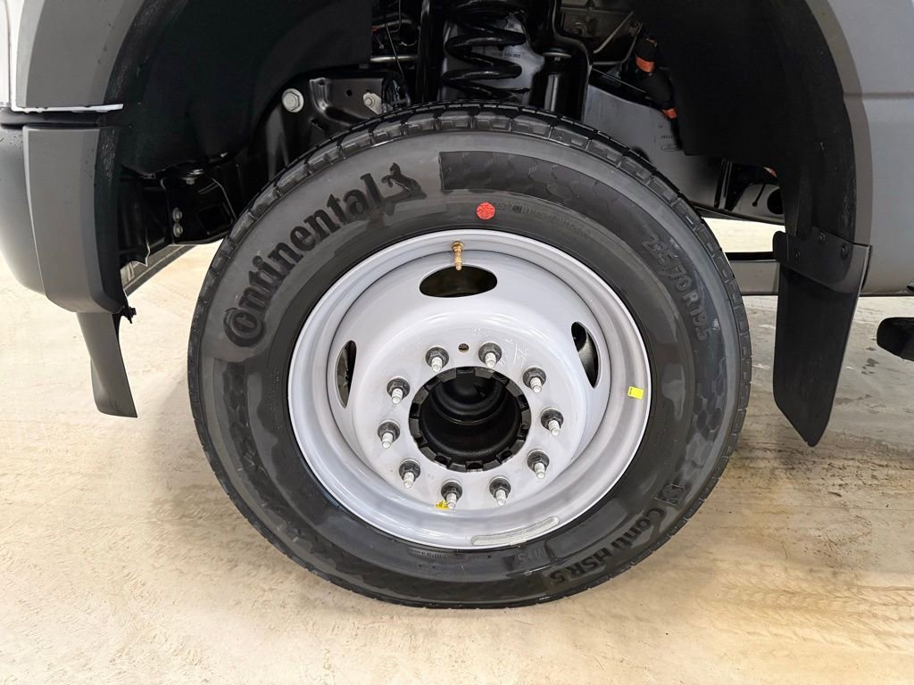 New 2026 Ford F550 2WD Regular Cab Super Duty image 9