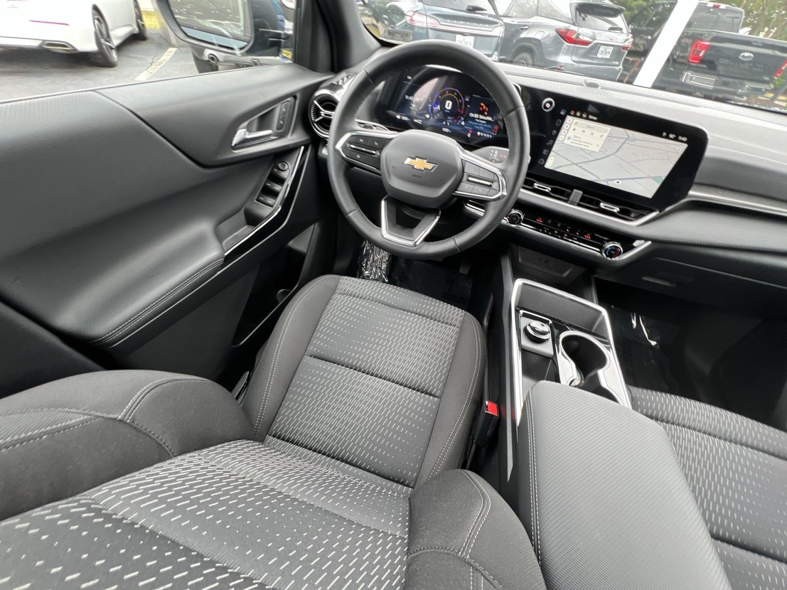 Used 2026 Chevrolet Equinox LT w/ Safety and Technology Package AWD/4WD image 4