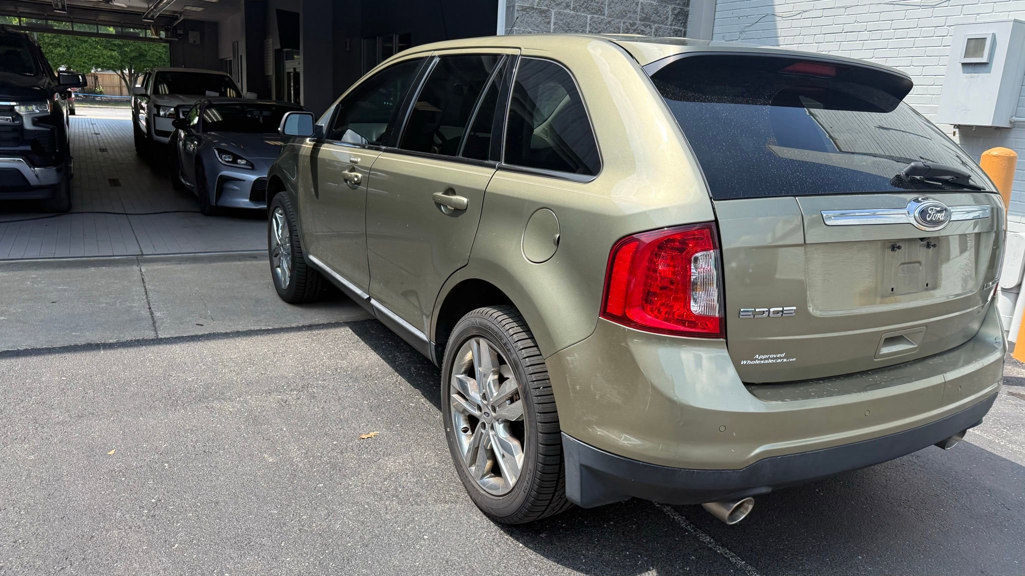 Used 2013 Ford Edge Limited w/ Driver Entry Pkg FWD image 10