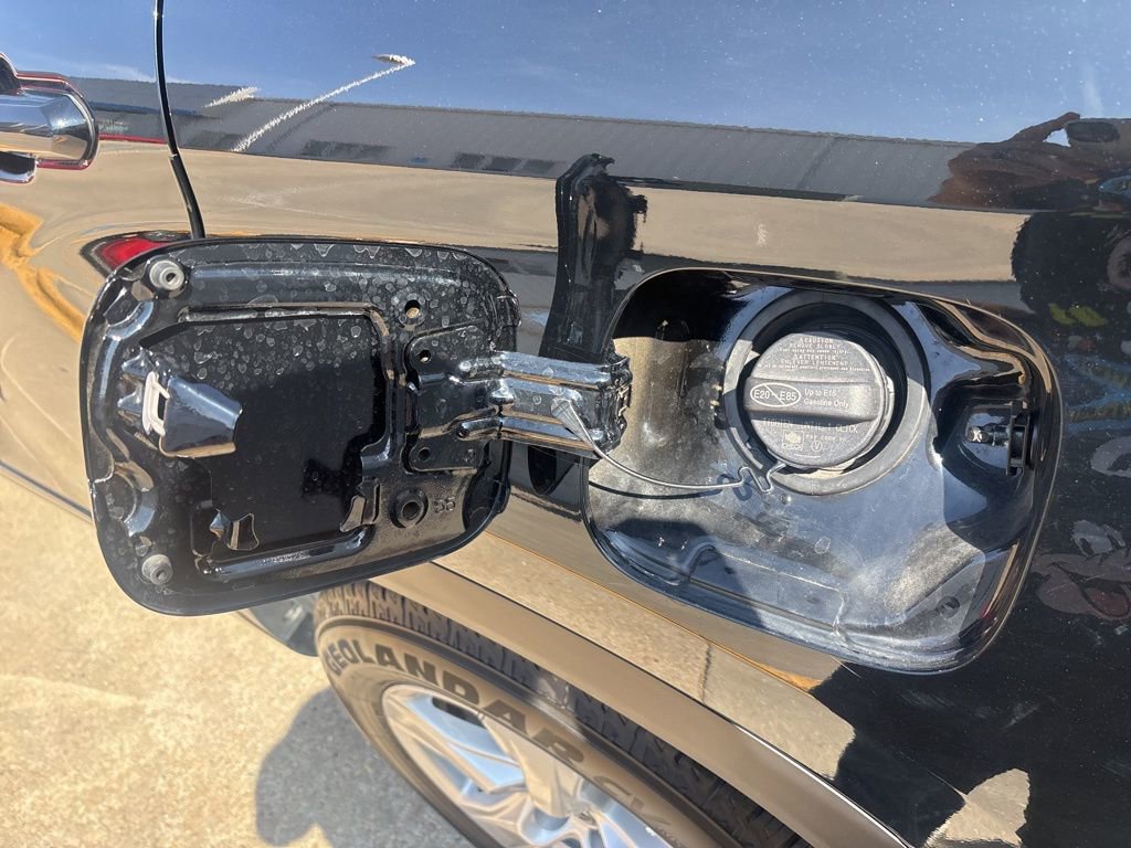 Used 2022 Toyota Highlander LE image 14