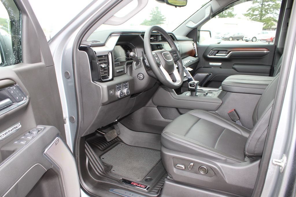 Used 2025 GMC Sierra 1500 Denali w/ Denali Reserve Package AWD/4WD image 11