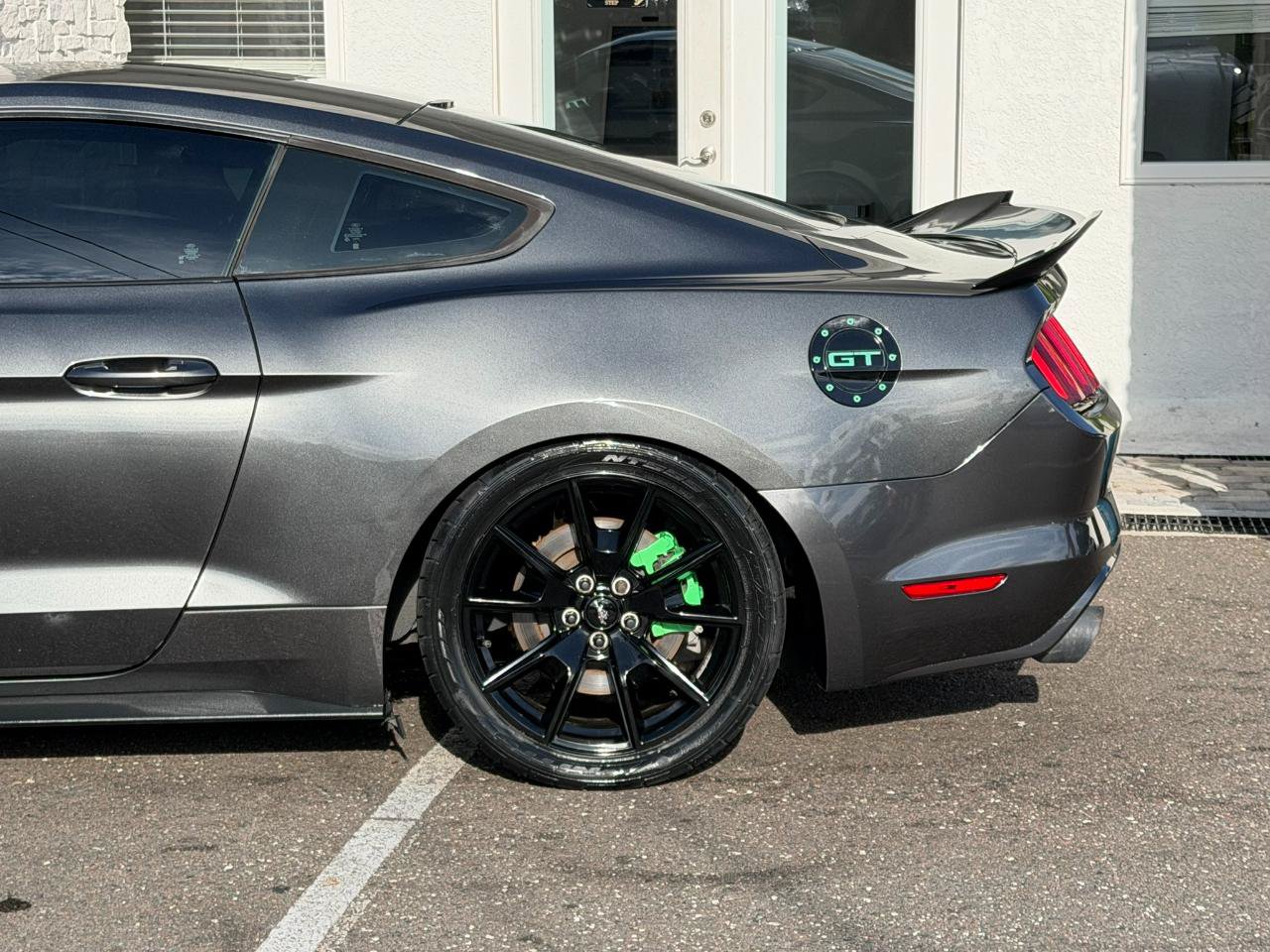 Used 2017 Ford Mustang GT w/ Black Accent Package RWD image 11