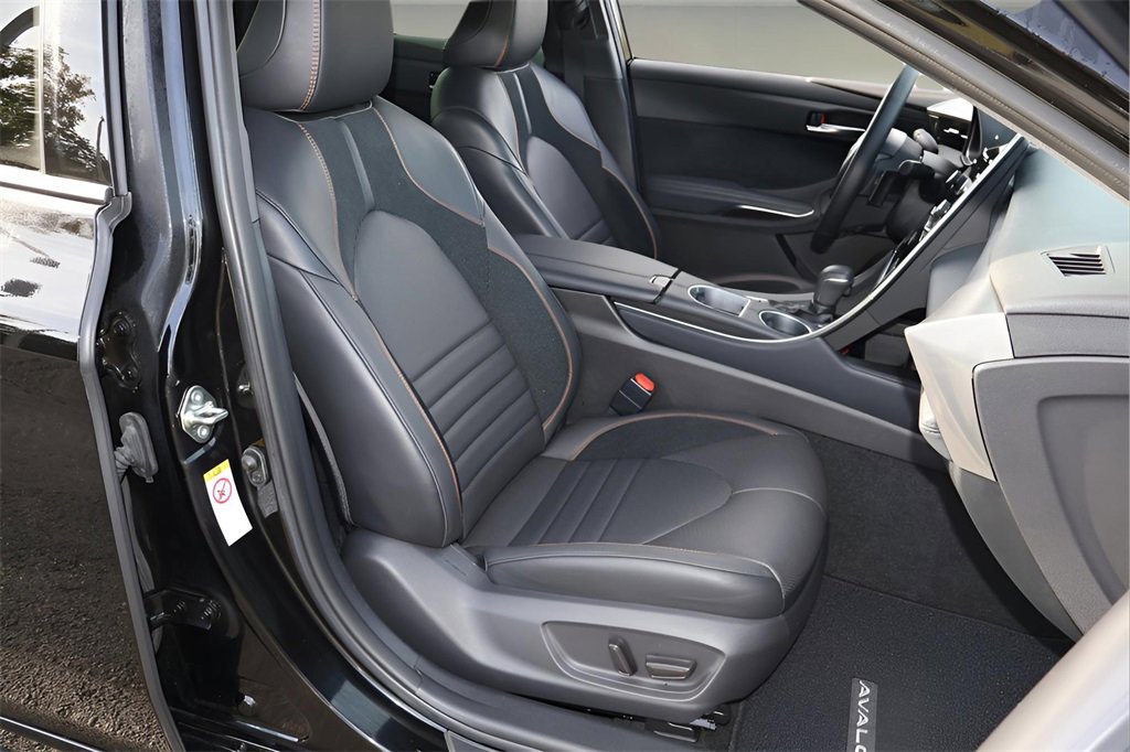 Certified 2019 Toyota Avalon XSE image 14