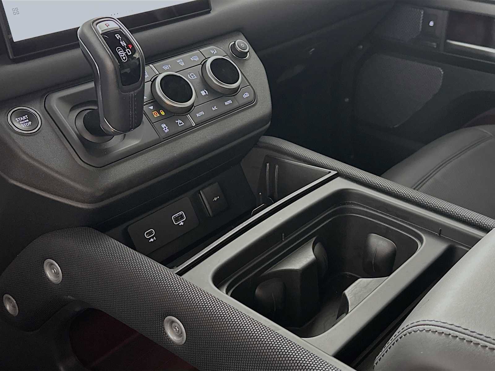 Used 2024 Land Rover Defender 90 Carpathian Edition image 20