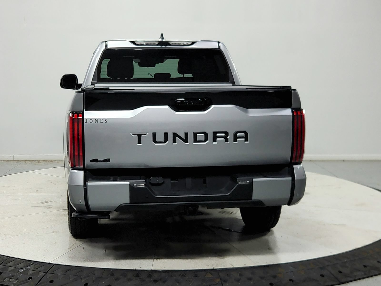 Used 2025 Toyota Tundra Platinum AWD/4WD image 7