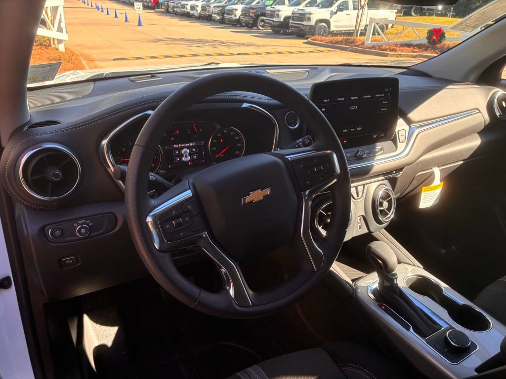 New 2025 Chevrolet Blazer LT w/ LPO, Black Sport Package FWD image 26