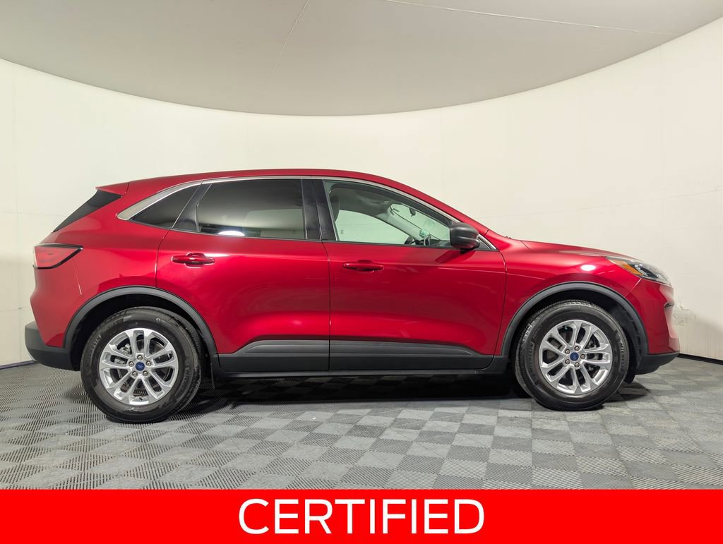Certified 2022 Ford Escape SE w/ Convenience Package image 2