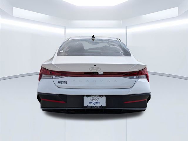 Certified 2025 Hyundai Elantra SEL image 5