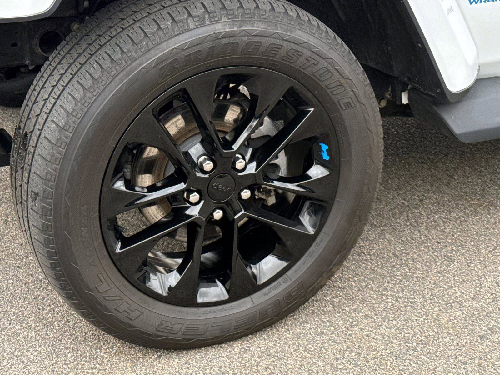 Used 2023 Jeep Wrangler Unlimited Sahara w/ Cold Weather Group image 5