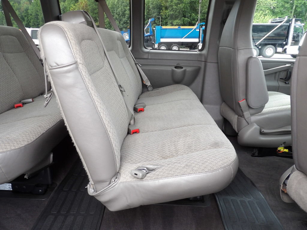 Used 2025 Chevrolet Express 3500 LT w/ LT Preferred Equipment Group RWD image 29