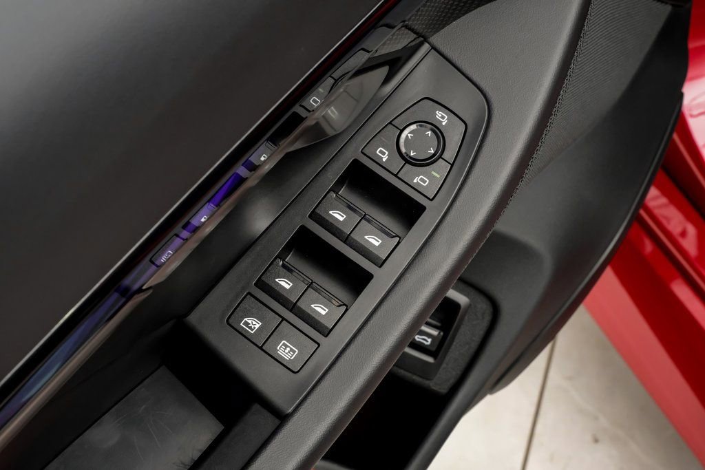 Used 2025 BMW M5 w/ Carbon Package image 36