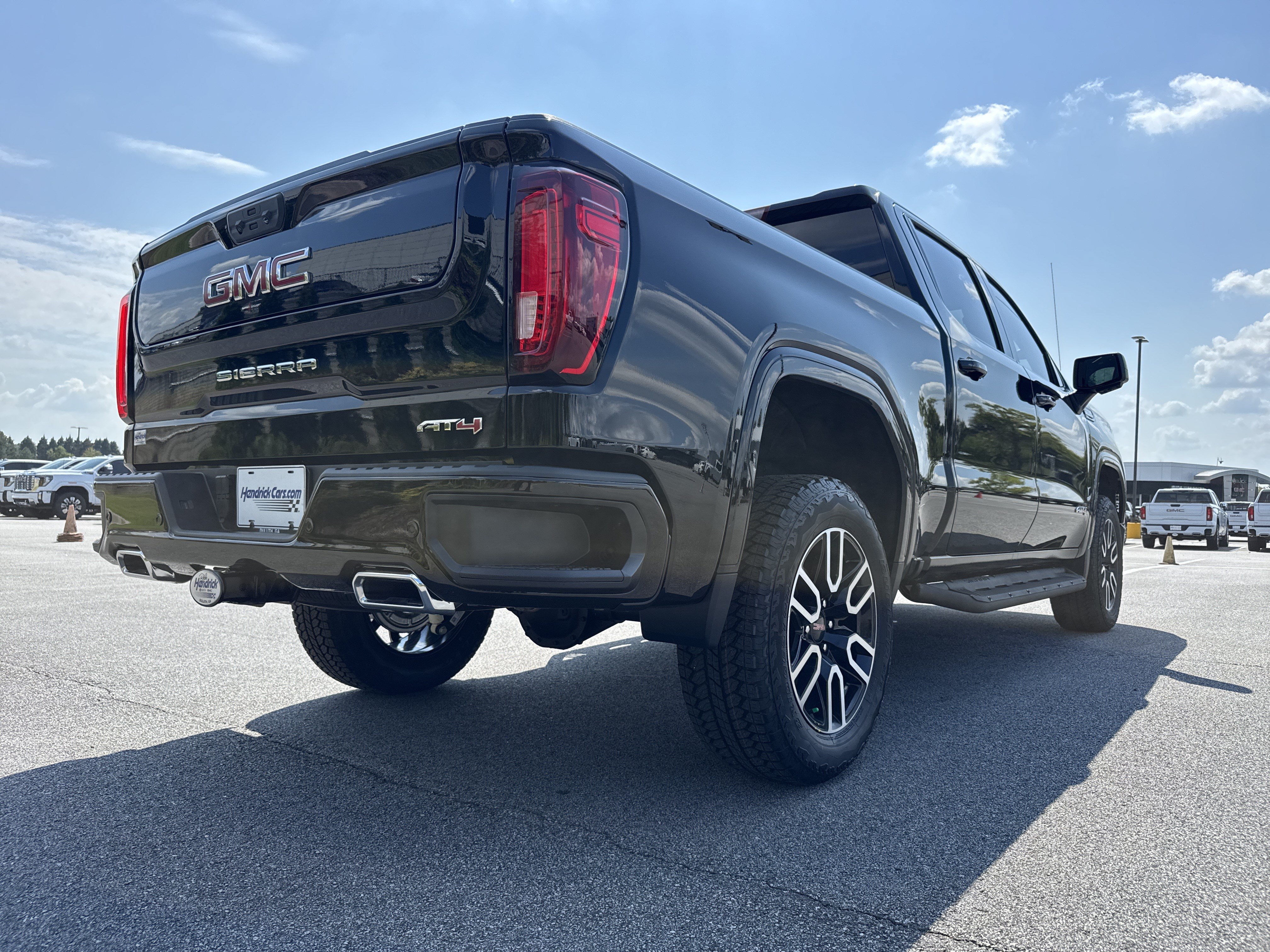 New 2026 GMC Sierra 1500 AT4 w/ AT4 Premium Package AWD/4WD image 10