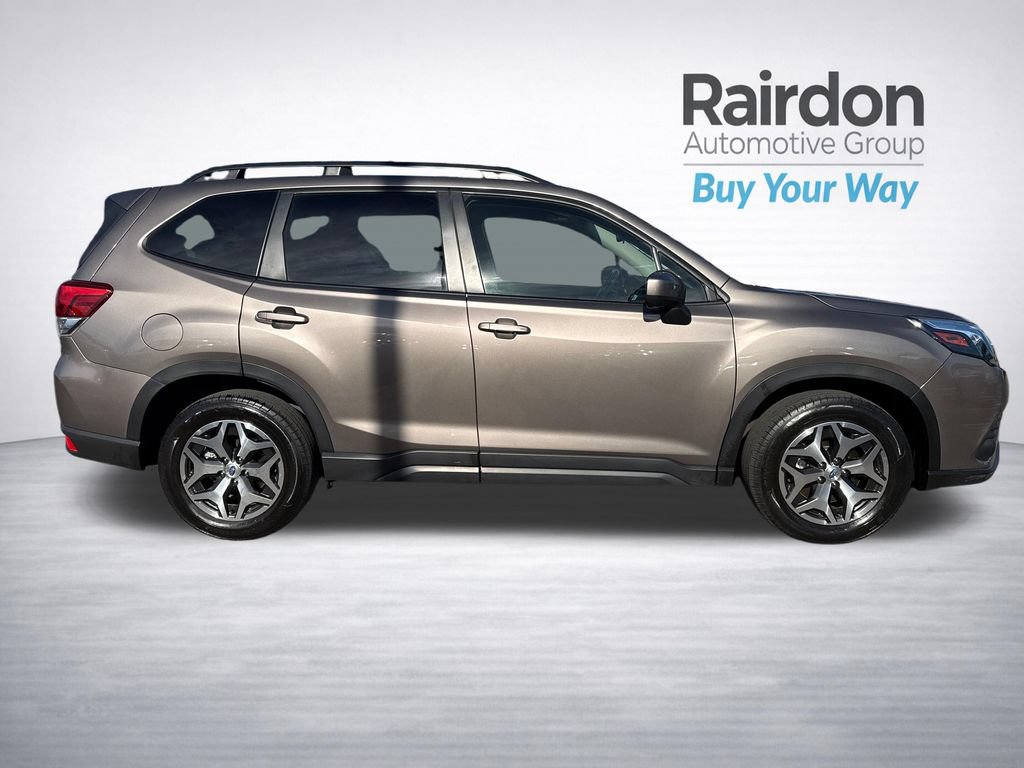 Used 2022 Subaru Forester Premium AWD/4WD image 8