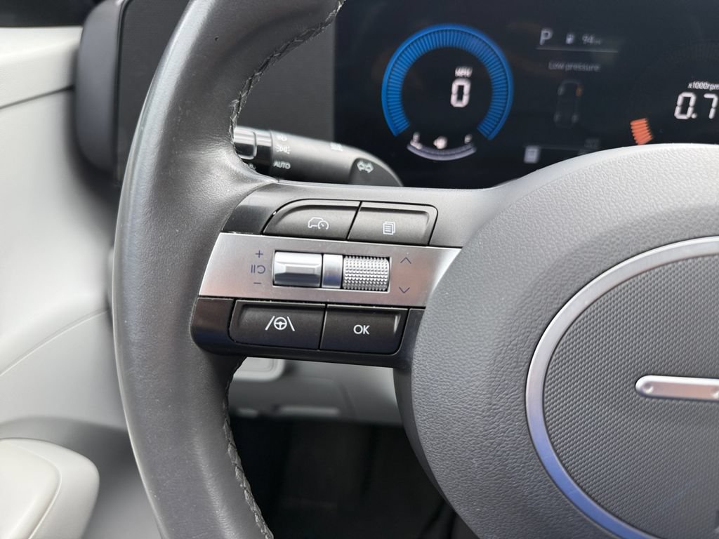 Used 2024 Hyundai Kona SEL AWD/4WD image 35