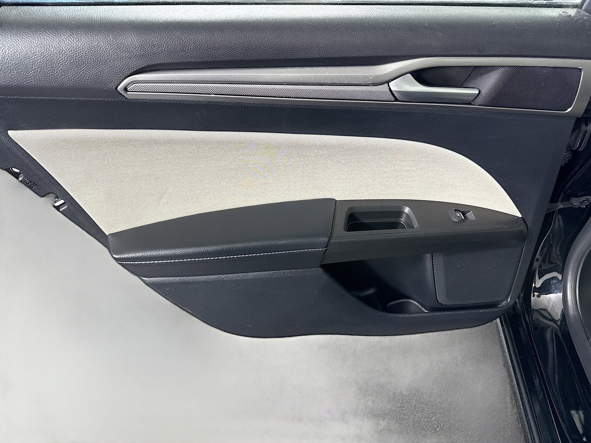 Used 2018 Ford Fusion S image 26