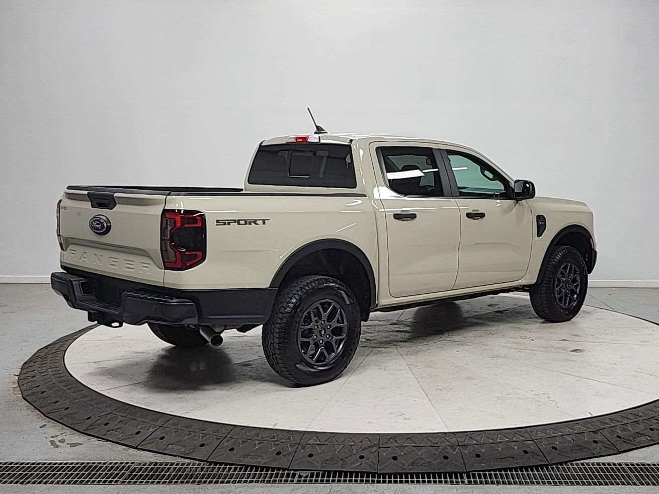 Used 2025 Ford Ranger XLT w/ Equipment Group 301A High image 7