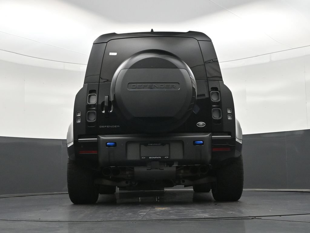 Used 2023 Land Rover Defender 90 V8 AWD/4WD image 25