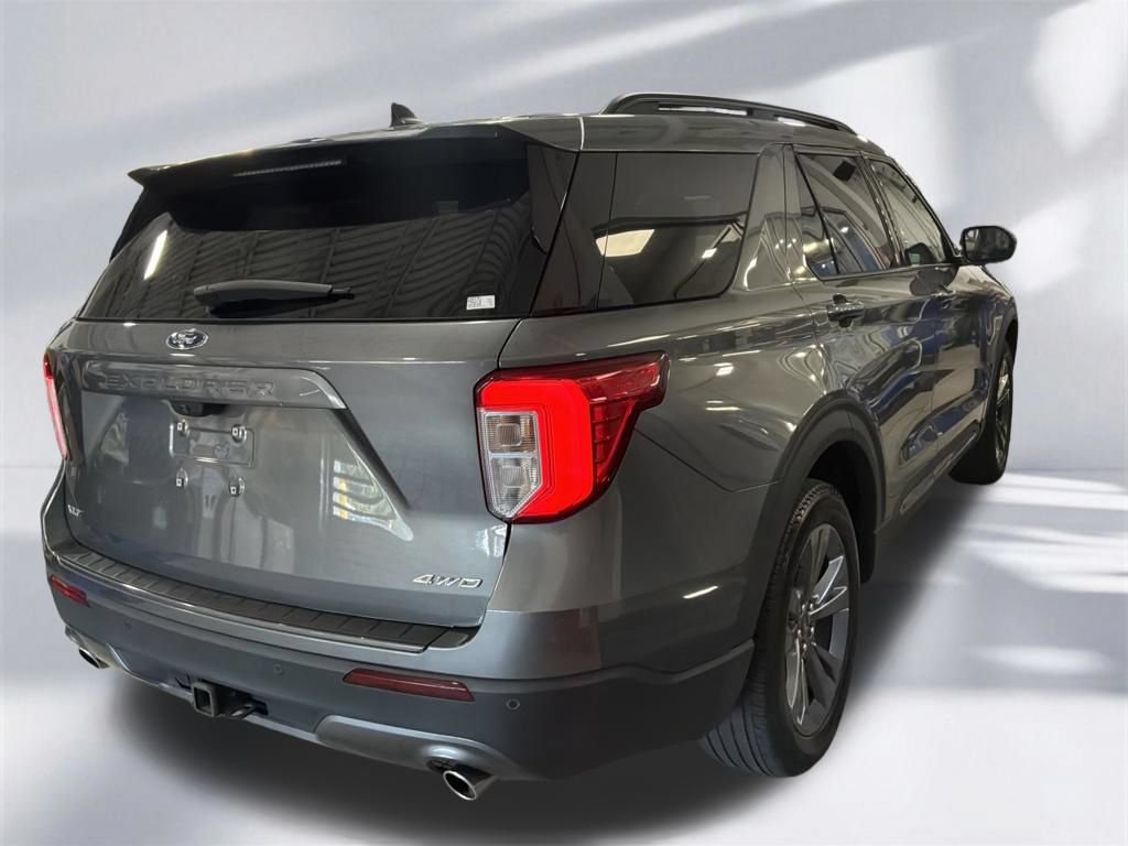 Used 2023 Ford Explorer XLT w/ Equipment Group 202A AWD/4WD image 8