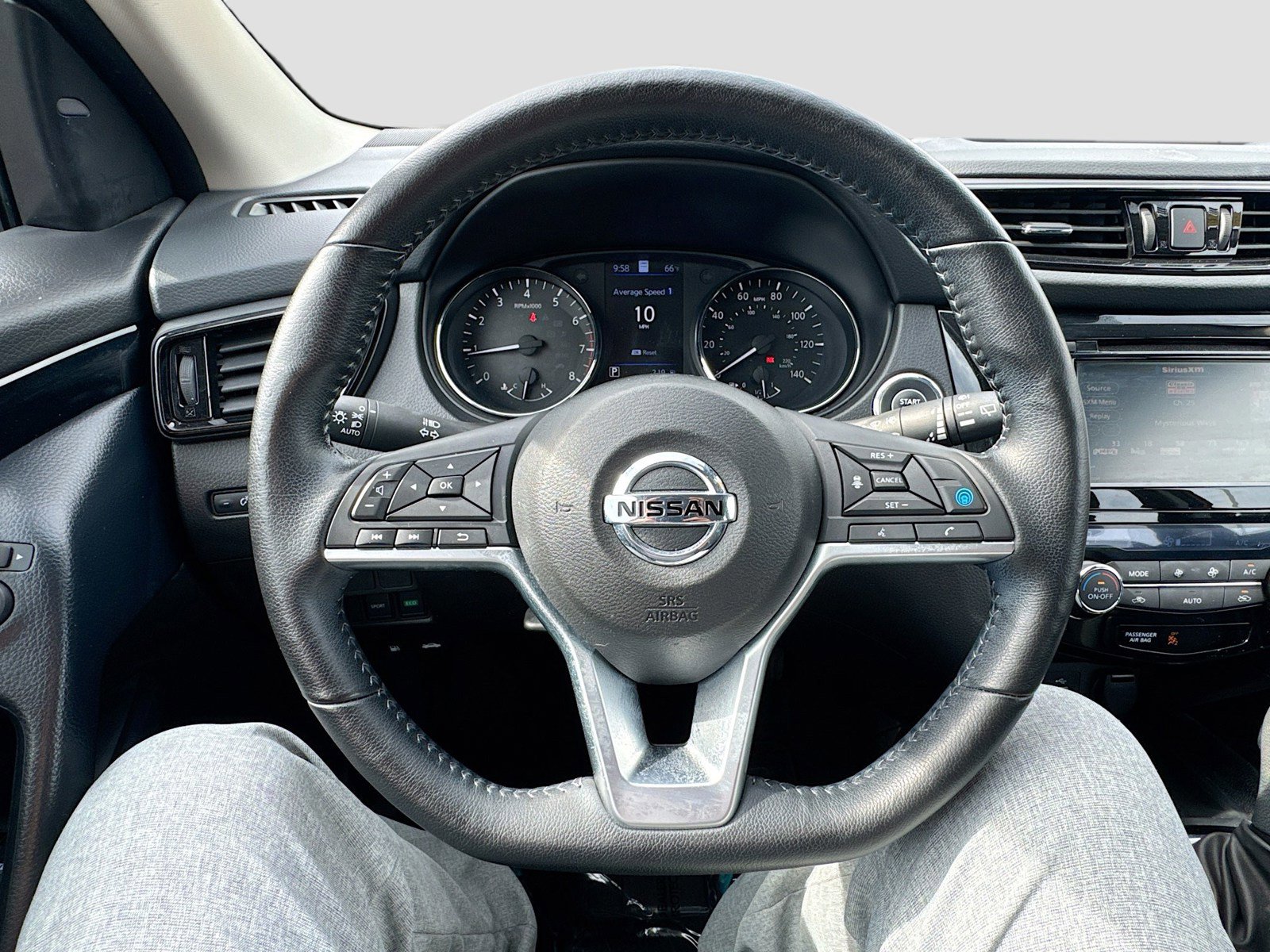 Used 2022 Nissan Rogue Sport SL FWD image 11