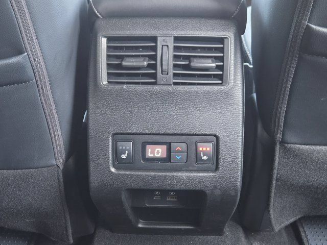Used 2023 Mitsubishi Outlander SEL AWD/4WD image 30