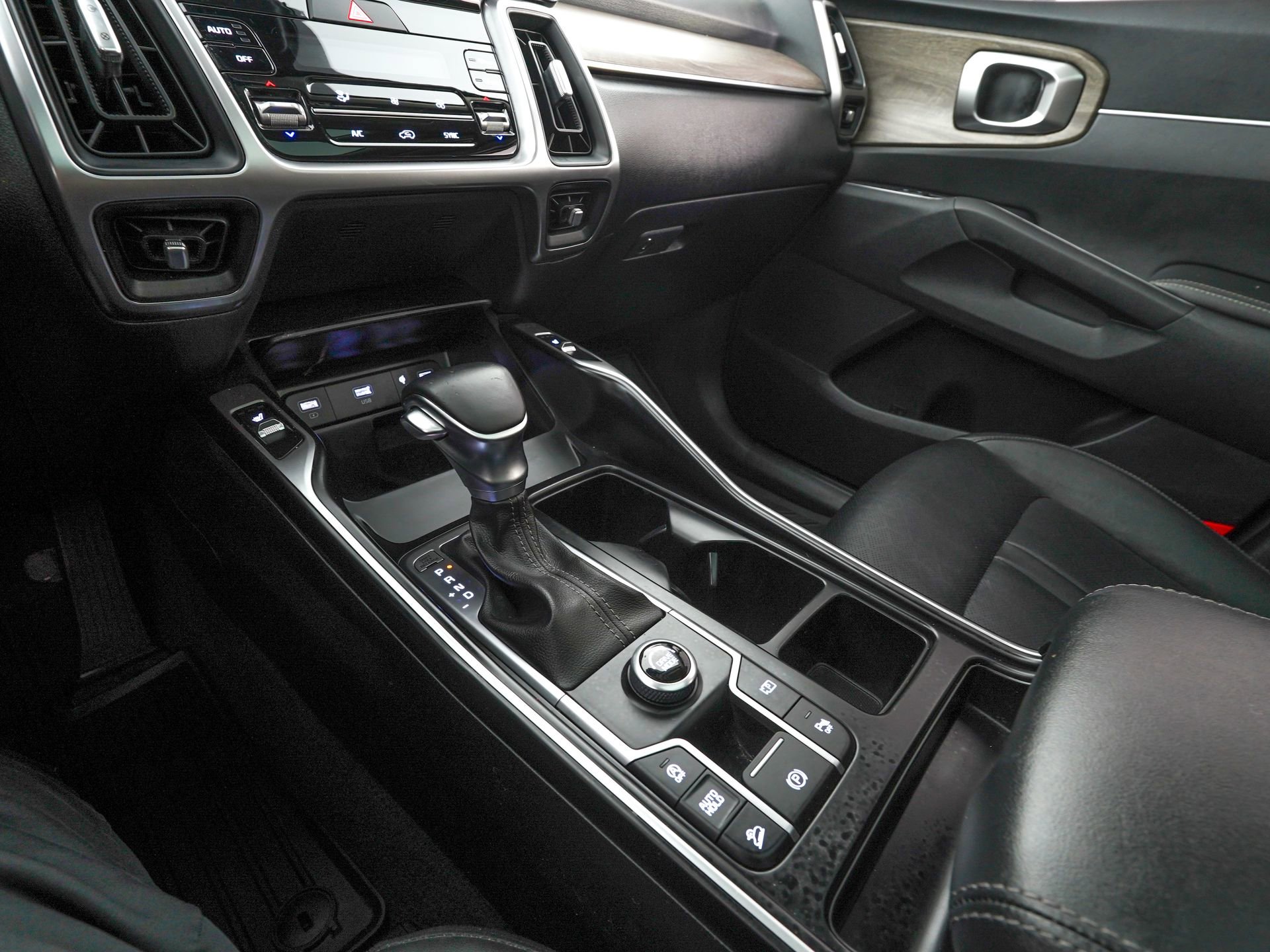 Used 2022 Kia Sorento EX w/ Panoramic Sunroof Package image 23