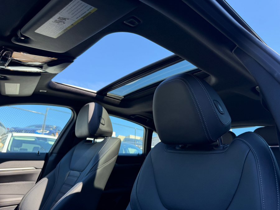 Used 2023 BMW i4 eDrive40 w/ M Sport Package image 17