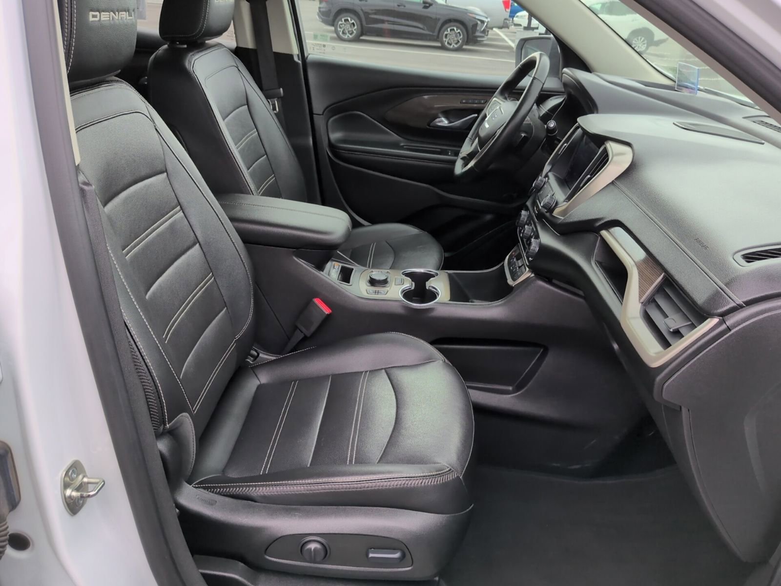Used 2024 GMC Terrain Denali image 16